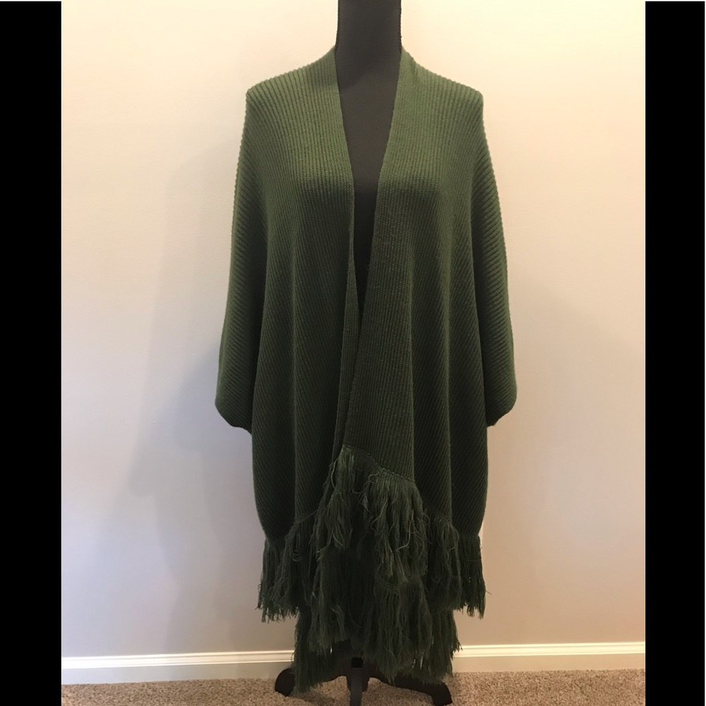 🍁Perfect for Fall 🎃 Fringe Wrap